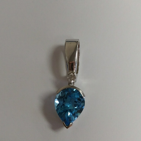 ✨ Blue Topaz Pendant - Picture 6 of 6